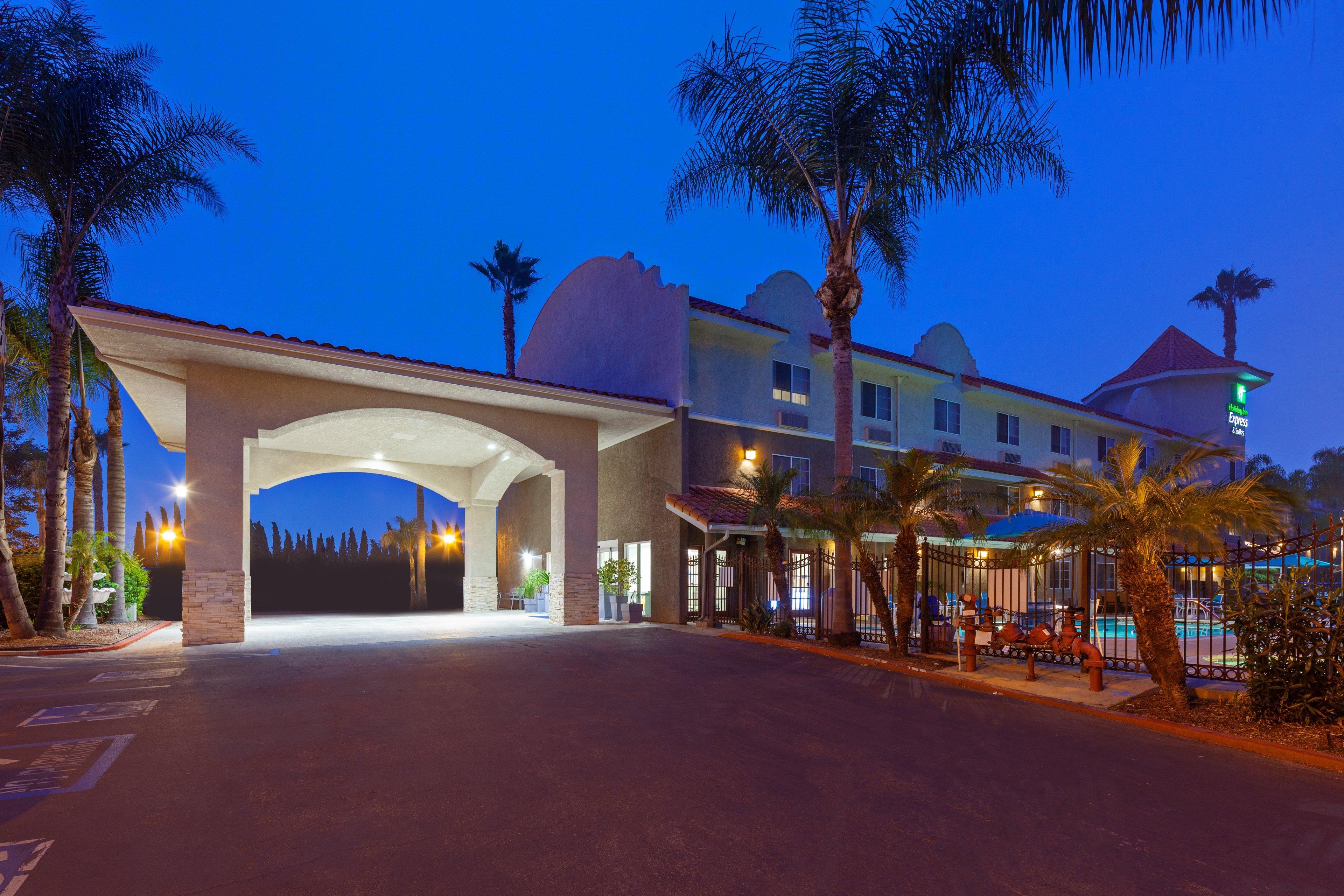 Holiday Inn Express Hotel & Suites San Diego-Escondido, An Ihg Hotel Exterior foto